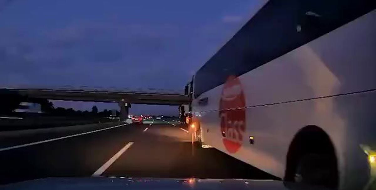 Bolu'da Otobüsün Şerit Değiştirmesi Kaza Yaptırdı
