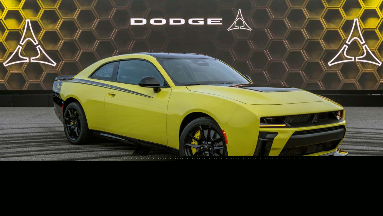 New Dodge Charger Super Bee Launch Edition - pictures