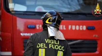 Brescia, lite familiare a Sanpolino: porta sfondata dai vigili del fuoco