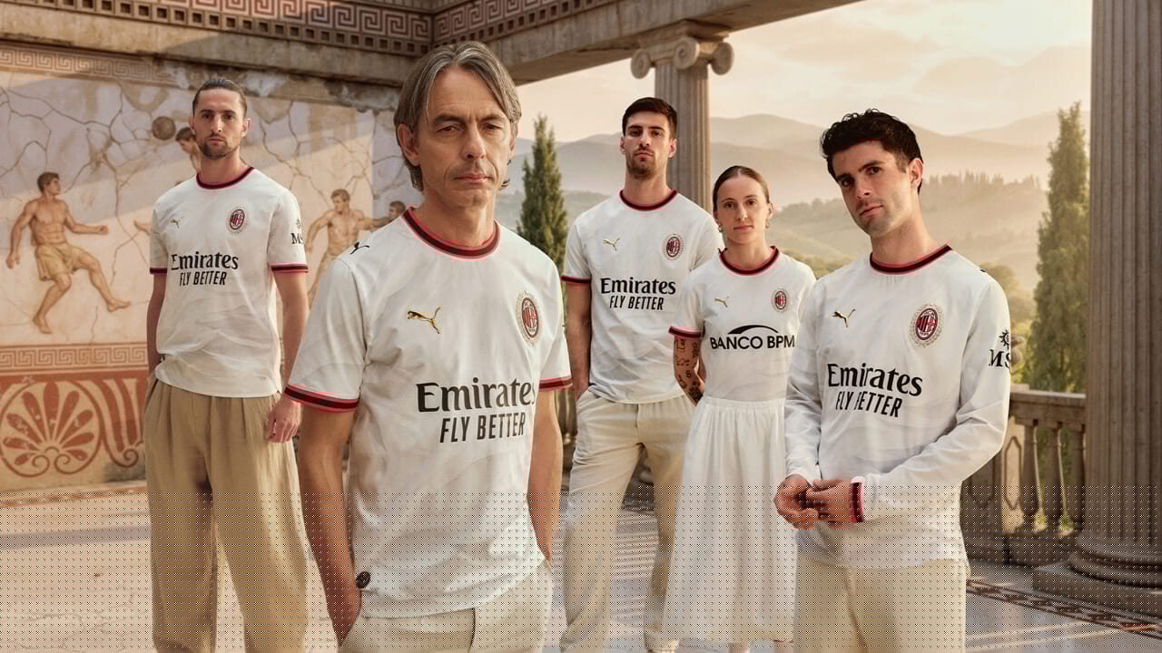 “Dopo Istanbul c’è Atene”: la nuova maglia del Milan è un omaggio alla sua storia (e c’è Inzaghi)