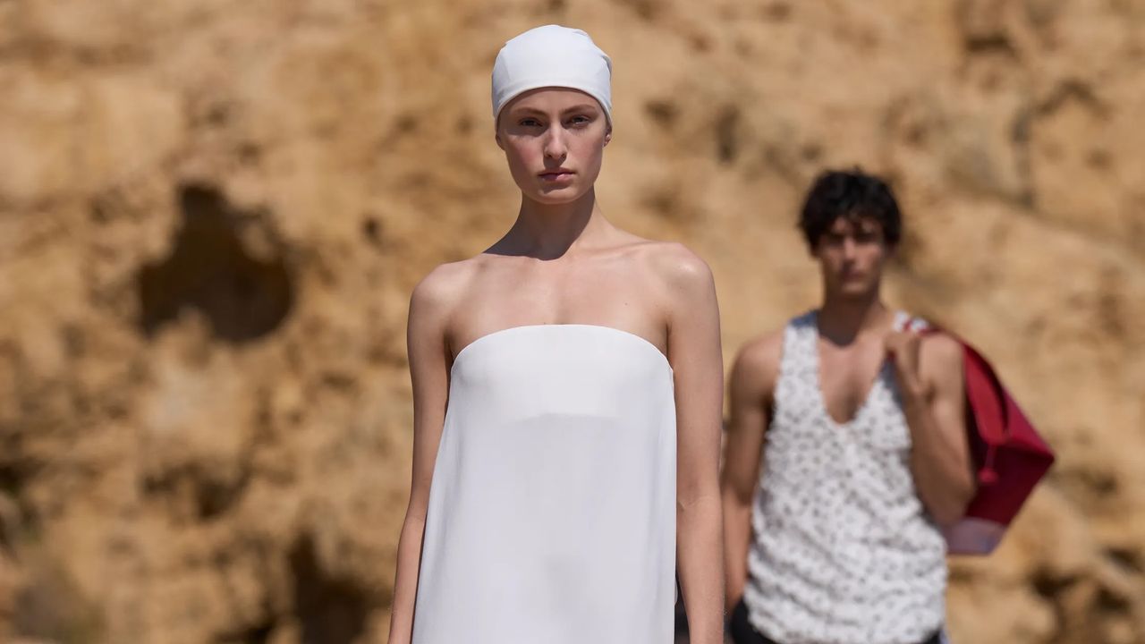 These 4 Minimalist Wedding Dress Trends Were Made For A Summer Wedding