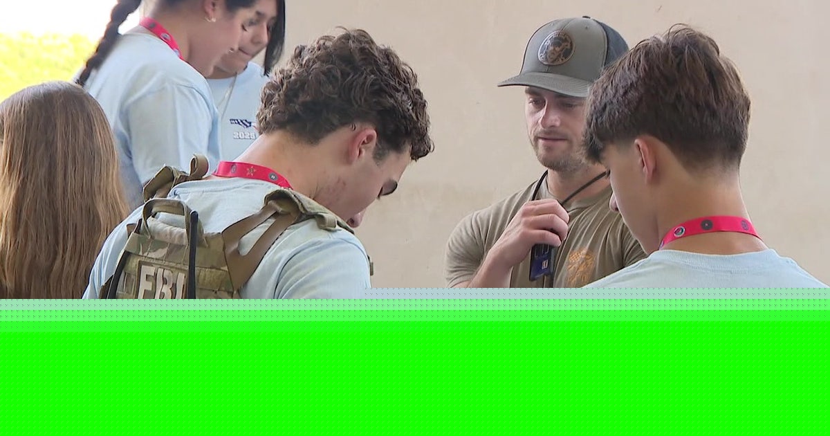 FBI Tampa Teen Academy: Students get behind-the-scenes look at SWAT and forensics