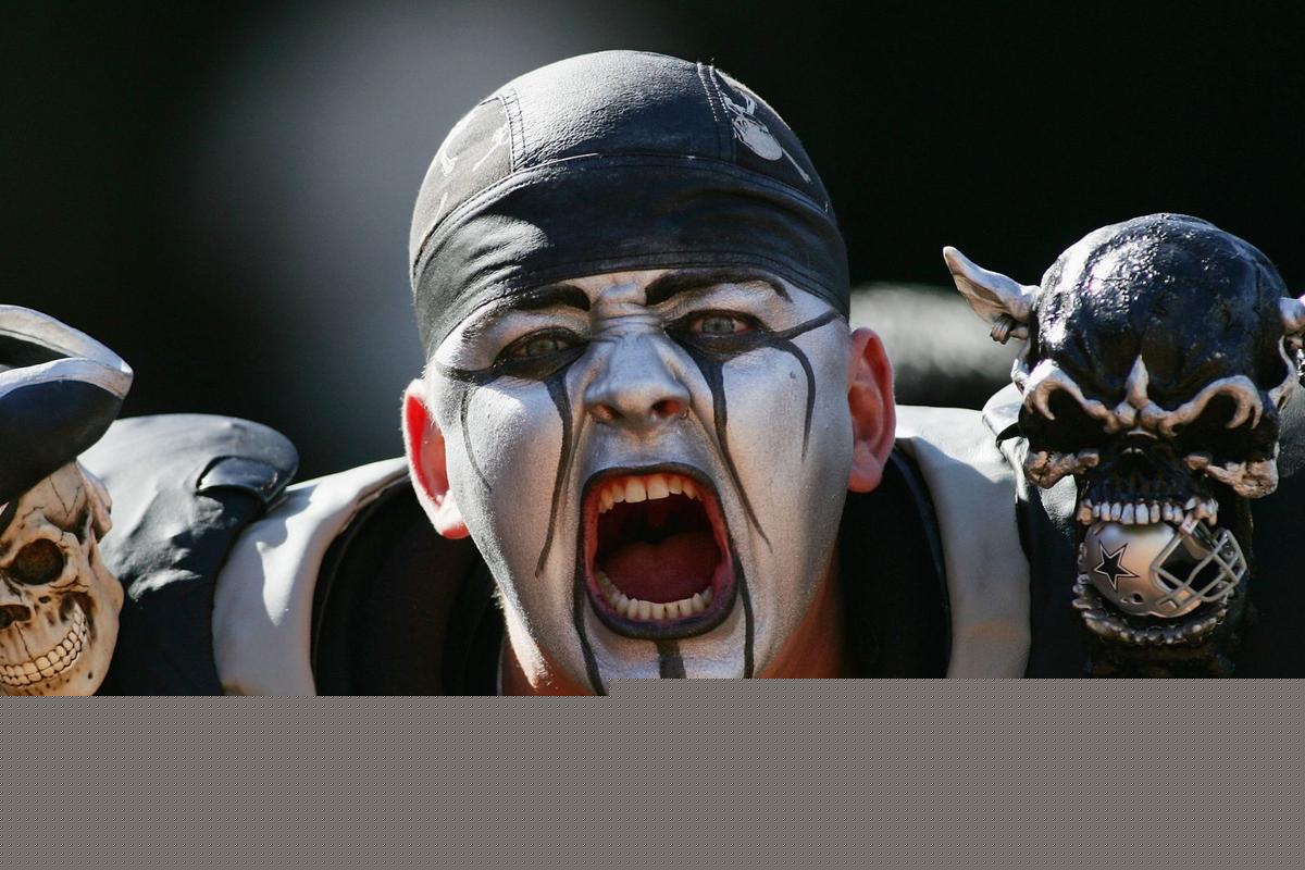 Raiders Season Tickets Box Should Make Broncos Fans Jealous