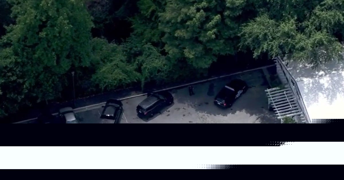 5 arrested after chase ends in Cobb County, 1 officer injured