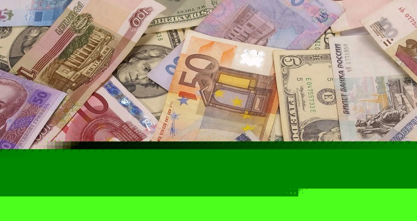 Рубль устойчиво дешевеет, тенге идет в&nbsp;рост: курс валют на&nbsp;12&nbsp;августа
