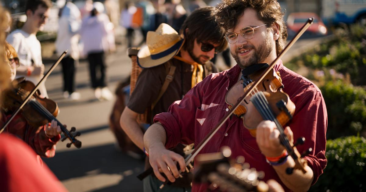 ‘Joyful’ folk music festival to take place in coastal Yorkshire town