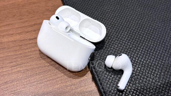 Apple Rumored to Debut Airpods with Cameras This Year