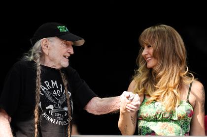 Farm Aid Writes Another Epic Chapter At Minnneapolis’ Huntington Bank Stadium (SHOW REVIEW/PHOTOS)