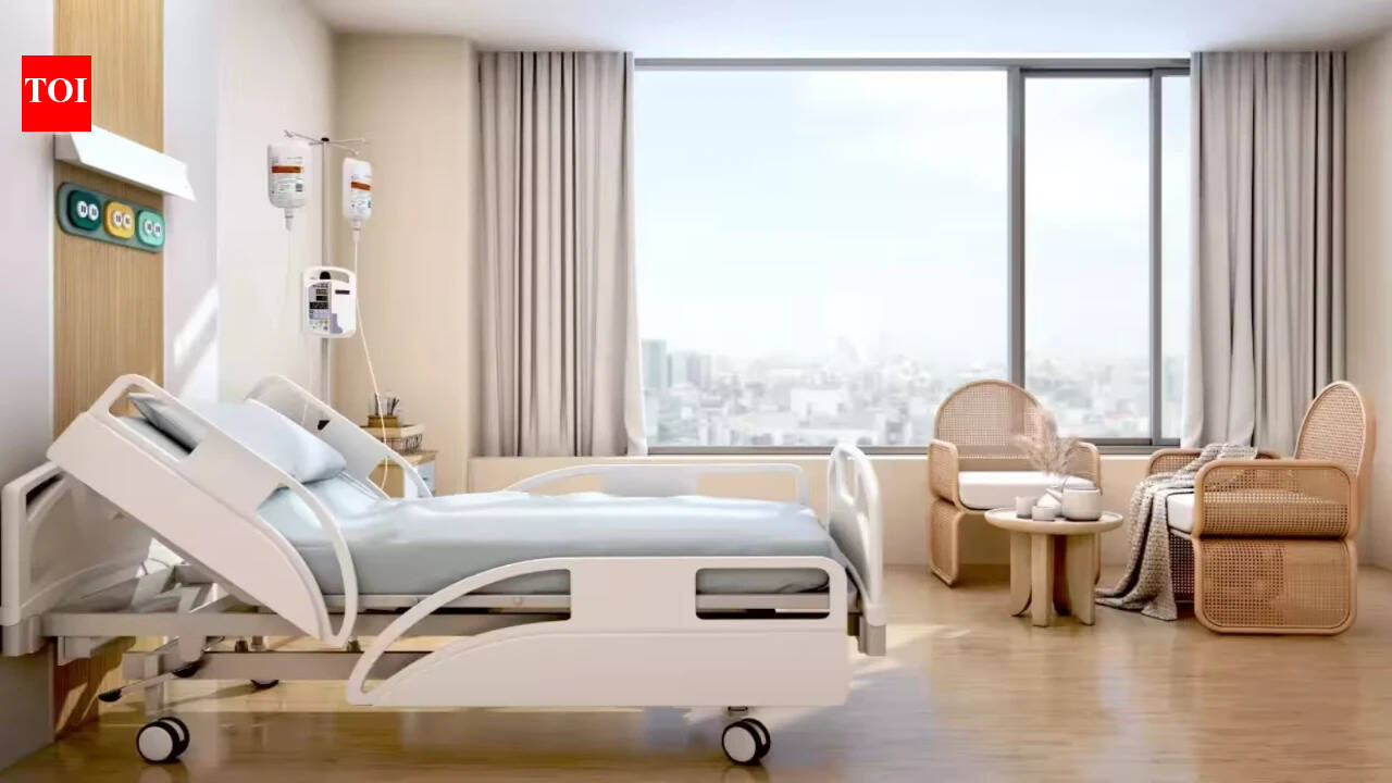 Benchmark hospital room cost against 3-star hotel tariff: Panel