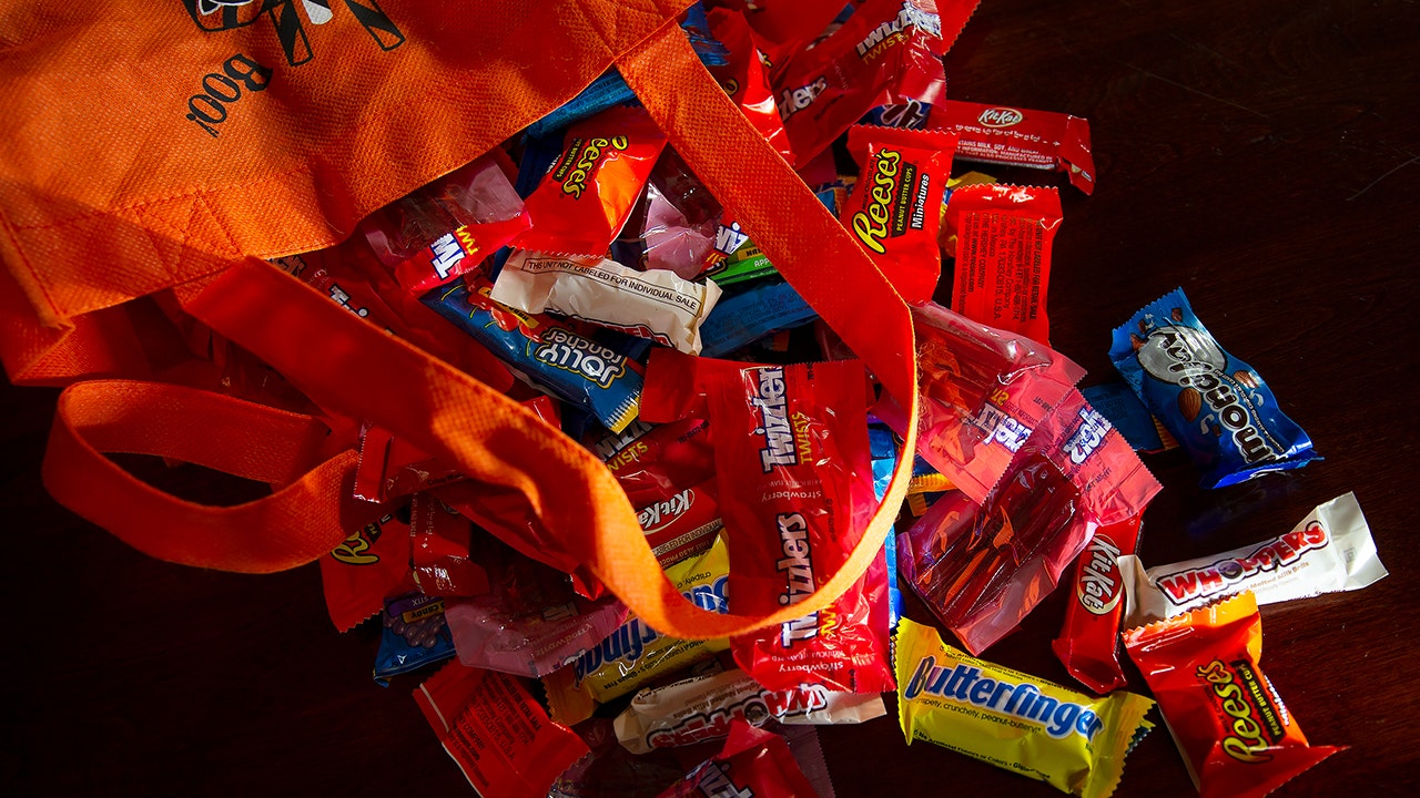 Here's the most popular Halloween candy in your state