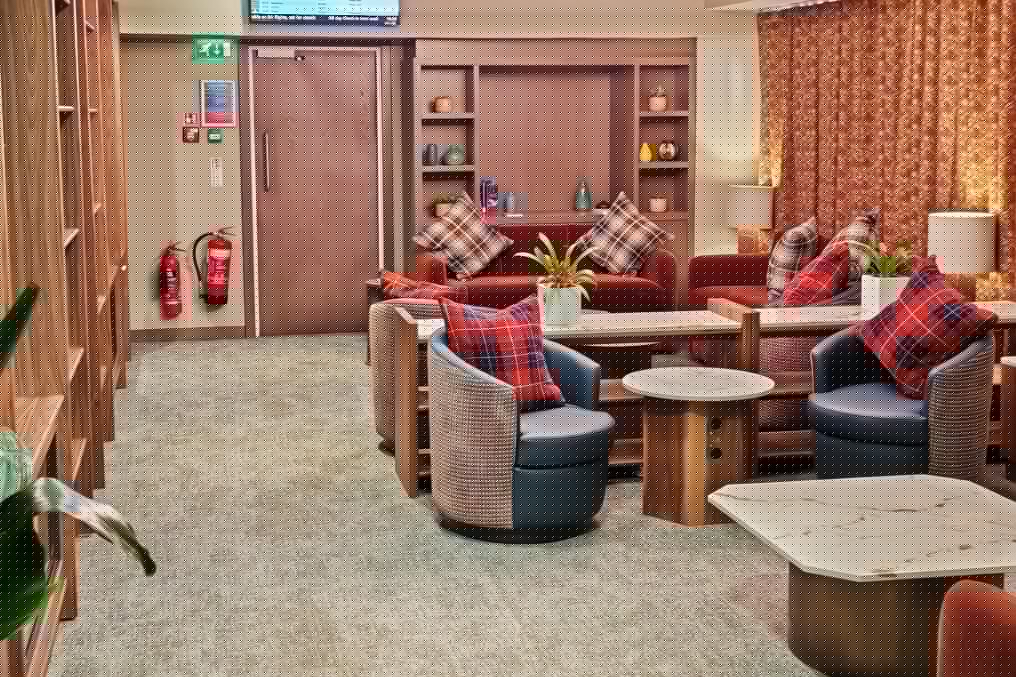 Bits: BA Edinburgh lounge gets a snug, BA Aberdeen lounge delays, Amex / Turo cashback