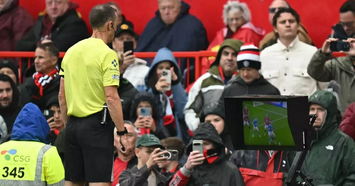 Premier League issue statement as Sunderland penalty overturned against Manchester United
