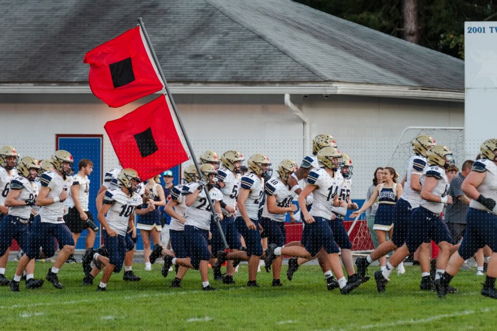 H.S. FOOTBALL REVIEW: Hurricanes’ unsung heroes shine in big win