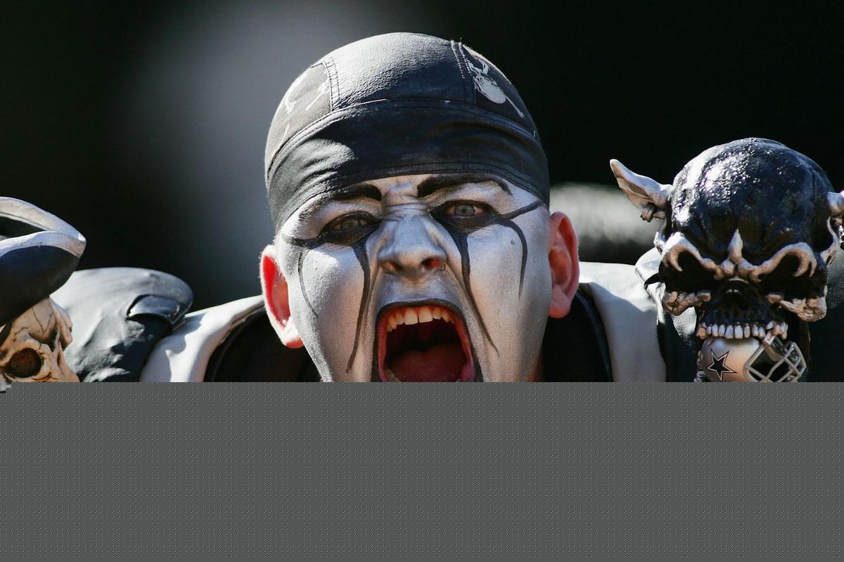 Raiders Season Tickets Box Should Make Broncos Fans Jealous