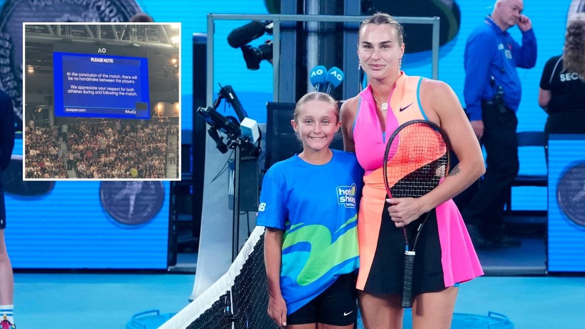 Australian Open organisers issue rare mid-match warning to fans ahead of Sabalenka-Svitolina handshake snub