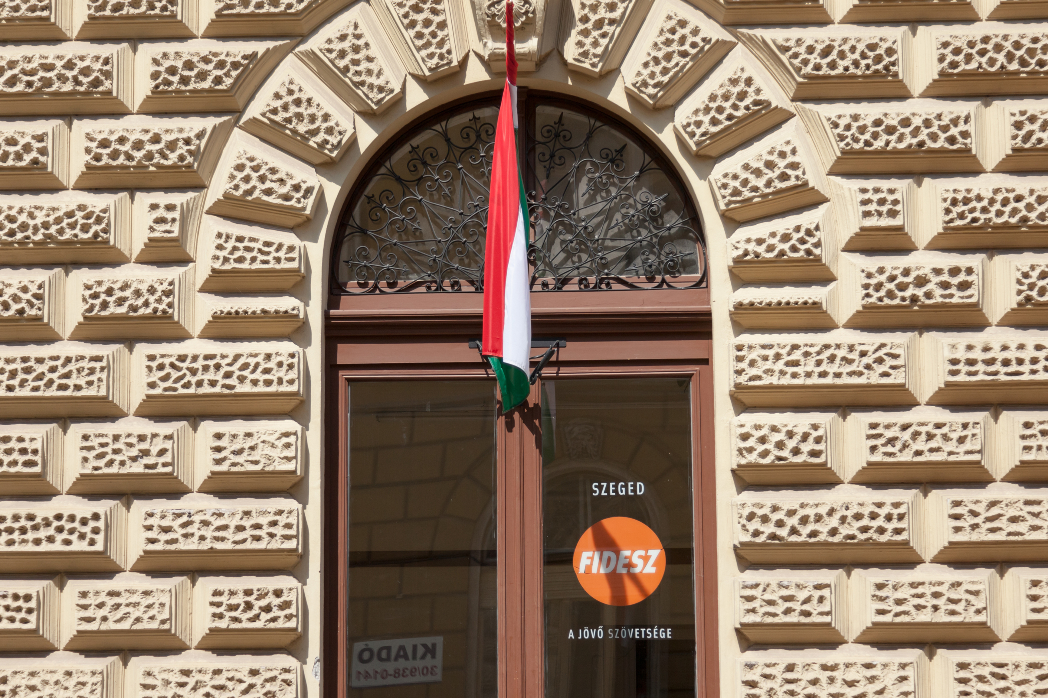 Fidesz-KDNP conduce cu cinci puncte procentuale în rândul alegătorilor siguri, depășind Tisza
