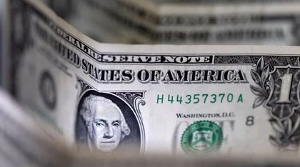 US Dollar feeling unloved as investors see mounting risks