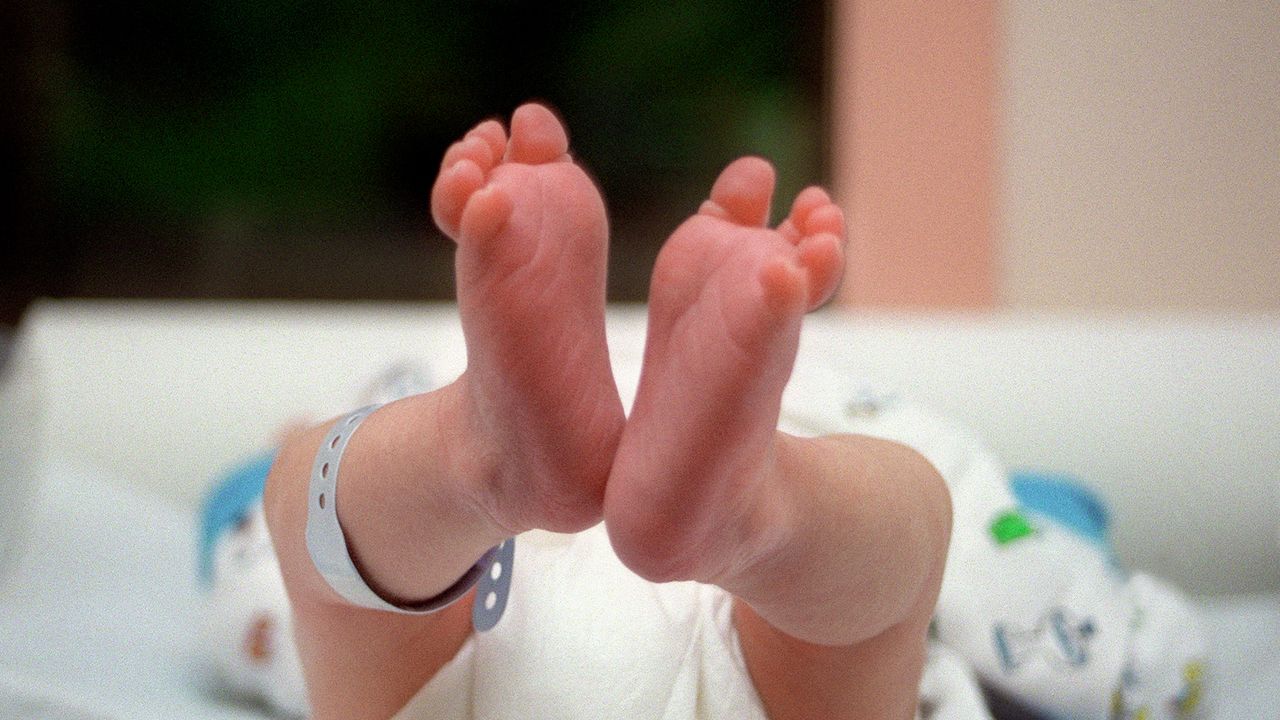Screening genomico neonatale, la Puglia prima al mondo a renderlo gratuito e universale. Identificabili precocemente fino a 500 malattie rare in poche ore