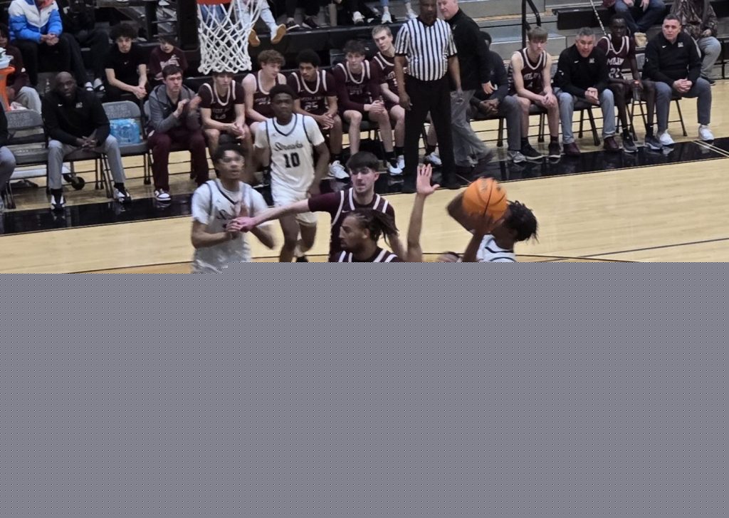 REPLAY: GHS Silver Streaks boys basketball vs Moline