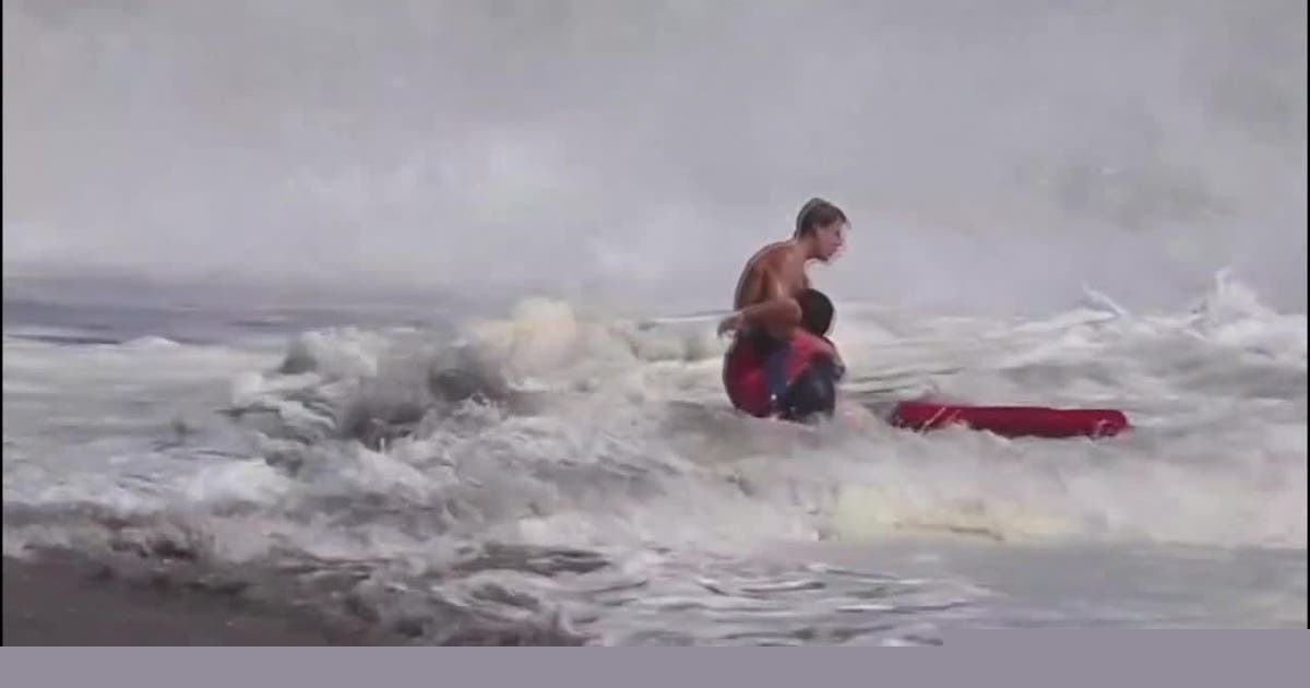 Santa Cruz lifeguard recalls heroic rescue in new statement