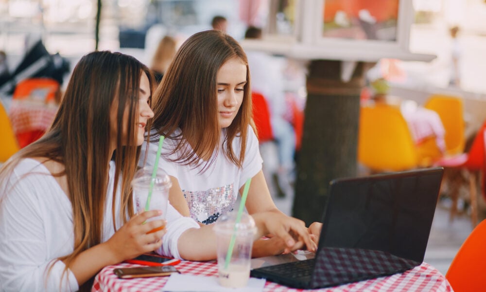 The Local Trust Effect: How Regional Online Communities Quietly Decide Which Brands Win