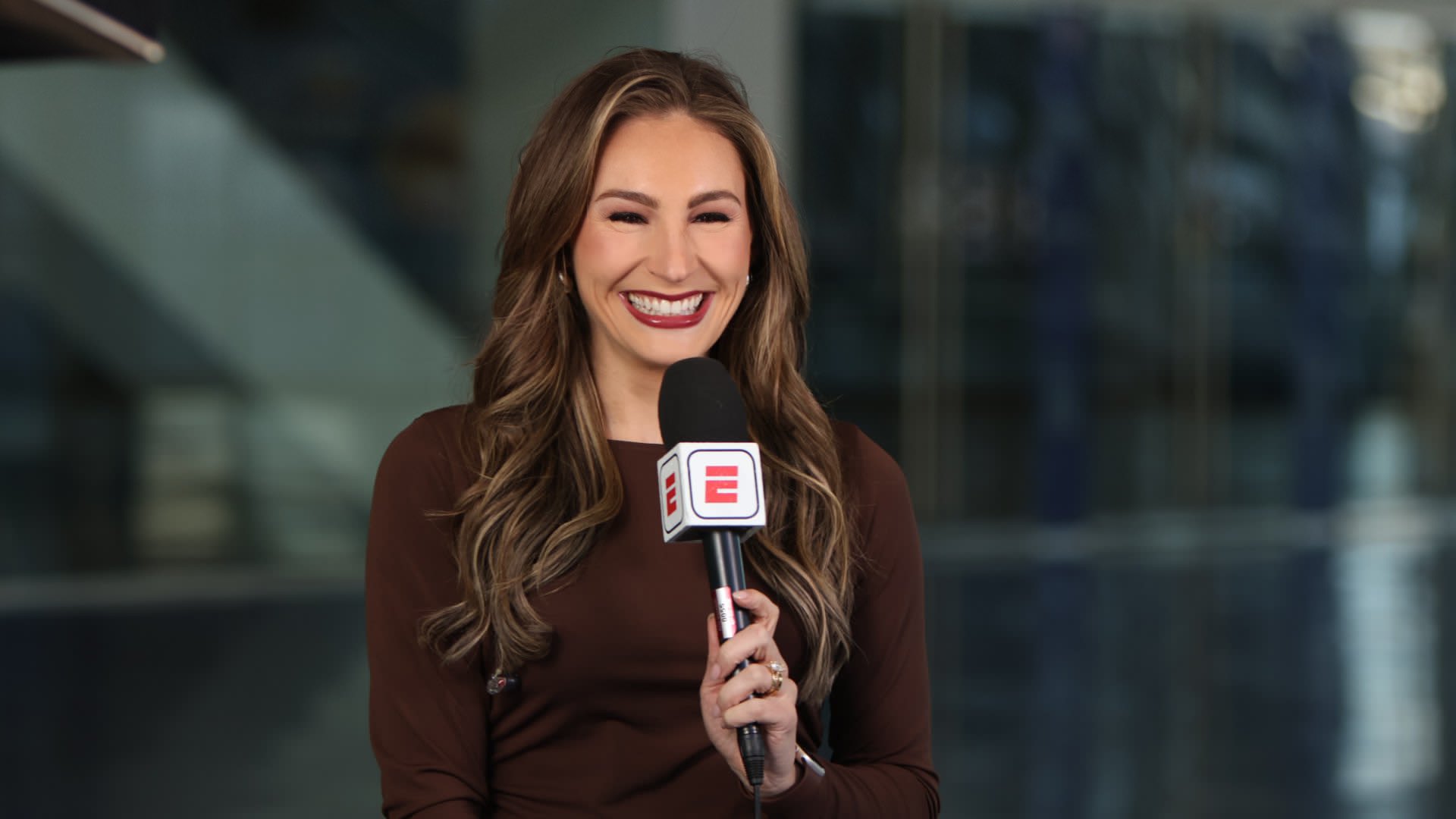 Alyssa Lang reportedly replacing Matt Barrie as ESPN’s college football studio host