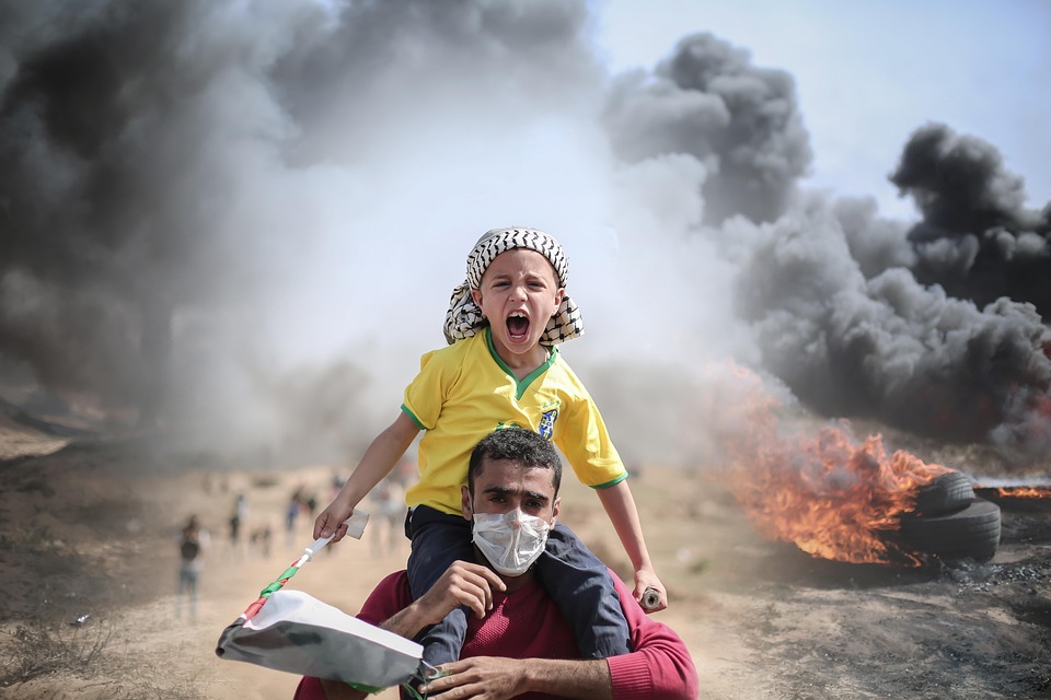 Gaza: Save the Children, i corpi di 40 minori figuravano tra le 112 vittime palestinesi sepolte oggi, in uno dei più grandi funerali collettivi nel Territorio palestinese occupato dall’inizio del conflitto nell’ottobre 2023.