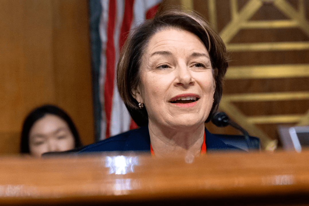 Sen. Amy Klobuchar officially announces run for Minnesota governor