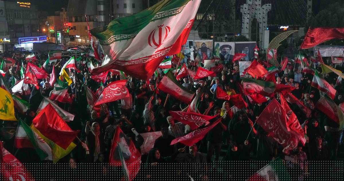 US Launches Strikes on Iran After Missile Attack on Forces in Jordan