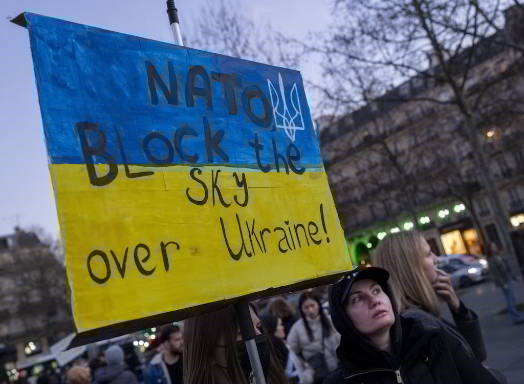 The case for and against establishing a no-fly zone over Ukraine
