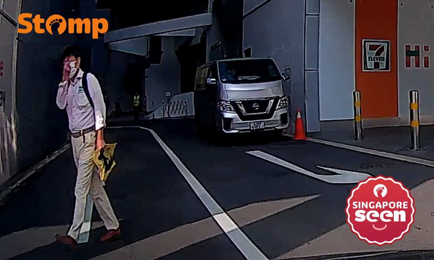 Too stressed? Pedestrian flashes middle finger at driver who gave way at Collyer Quay
