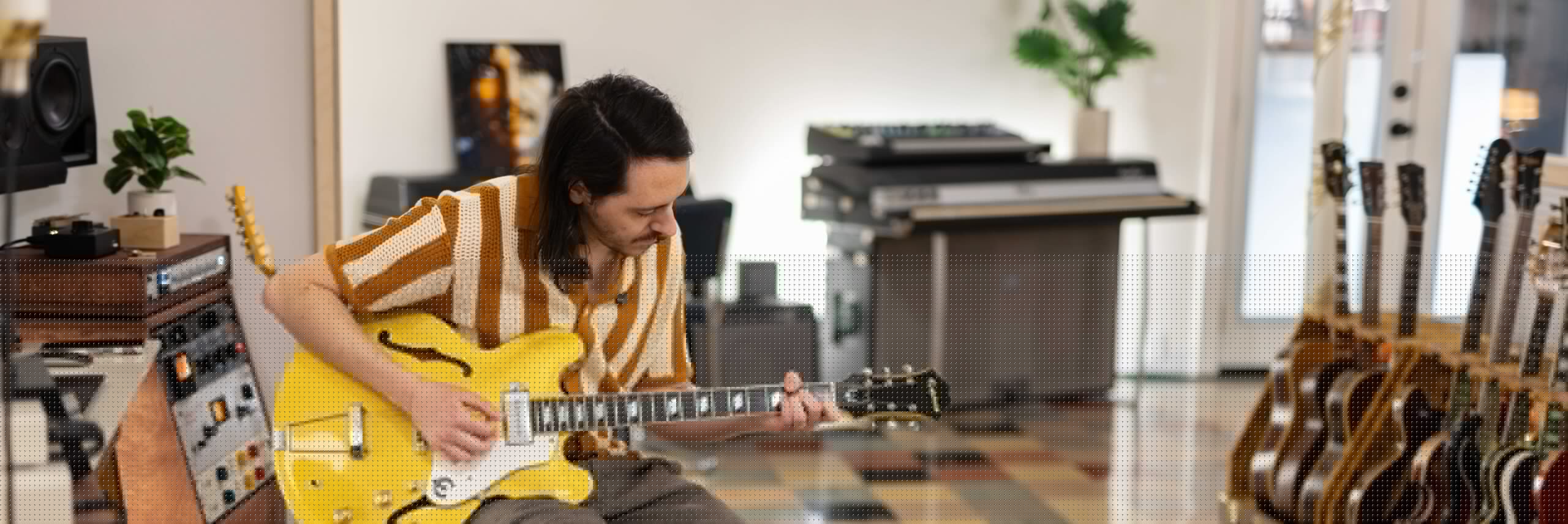 LISTEN: Steve Stout’s “some birds” Flies from the Mundane