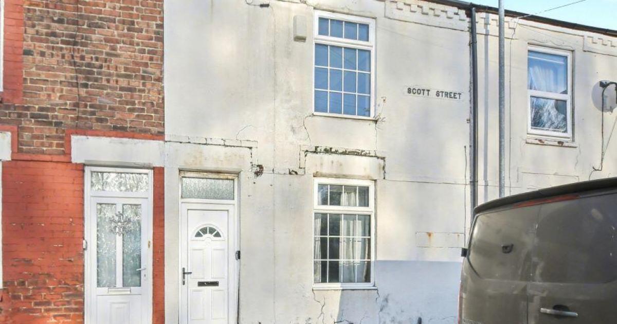 You could buy this two-bedroom house in Warrington for just £40,000