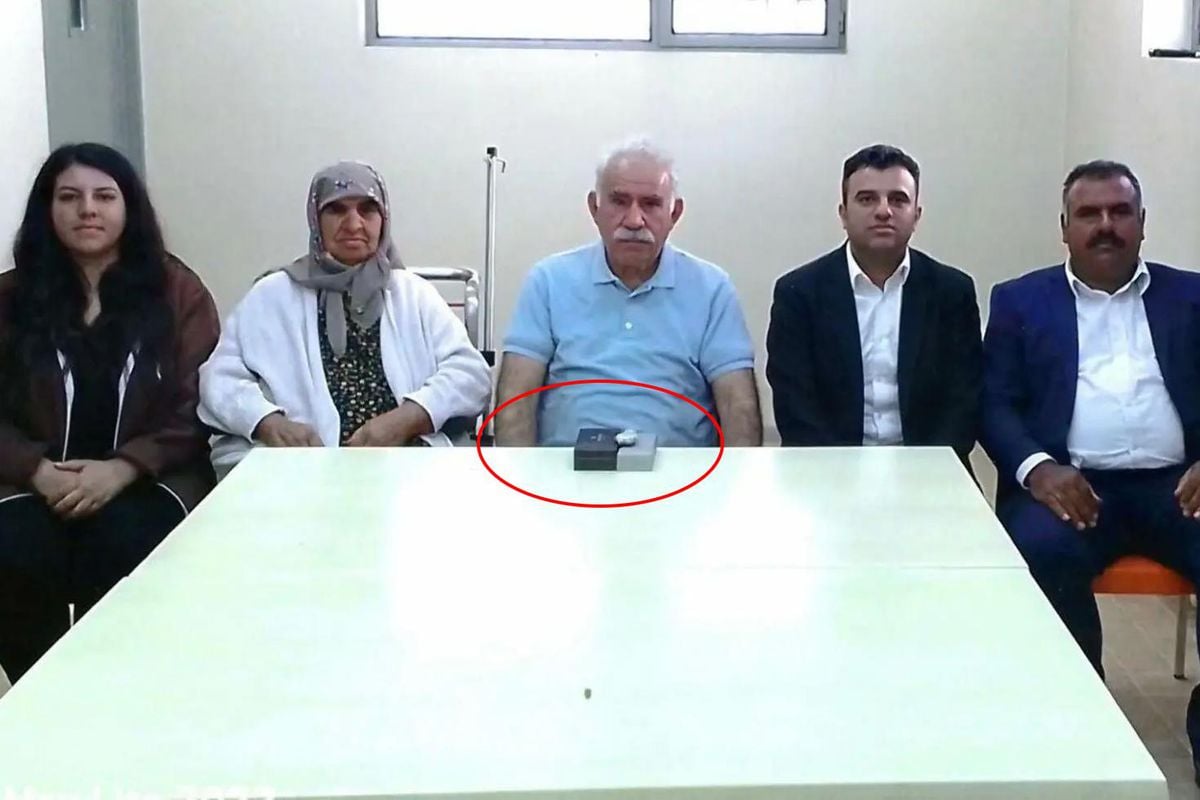 Öcalan'ın aile ziyaretindeki masadaki kutuların sırrı ortaya çıktı