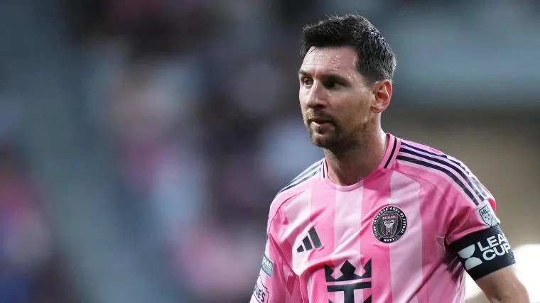Lionel Messi casts doubt about playing future after father's death: 'I don't know how to carry on'