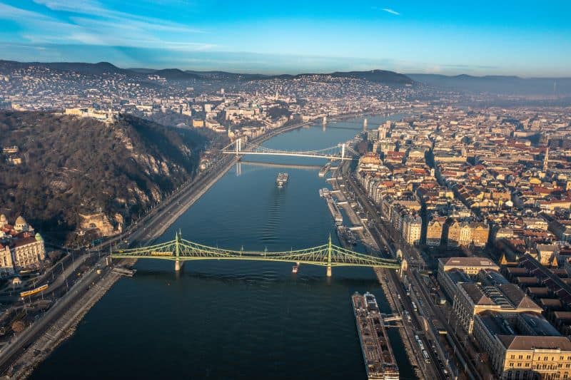 Ungurii au redus consumul de energie cu până la 700 MW în orele de vârf după apelul guvernului