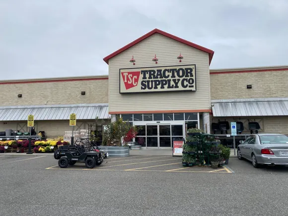 Tractor Supply reins in guidance after weak finish to the year