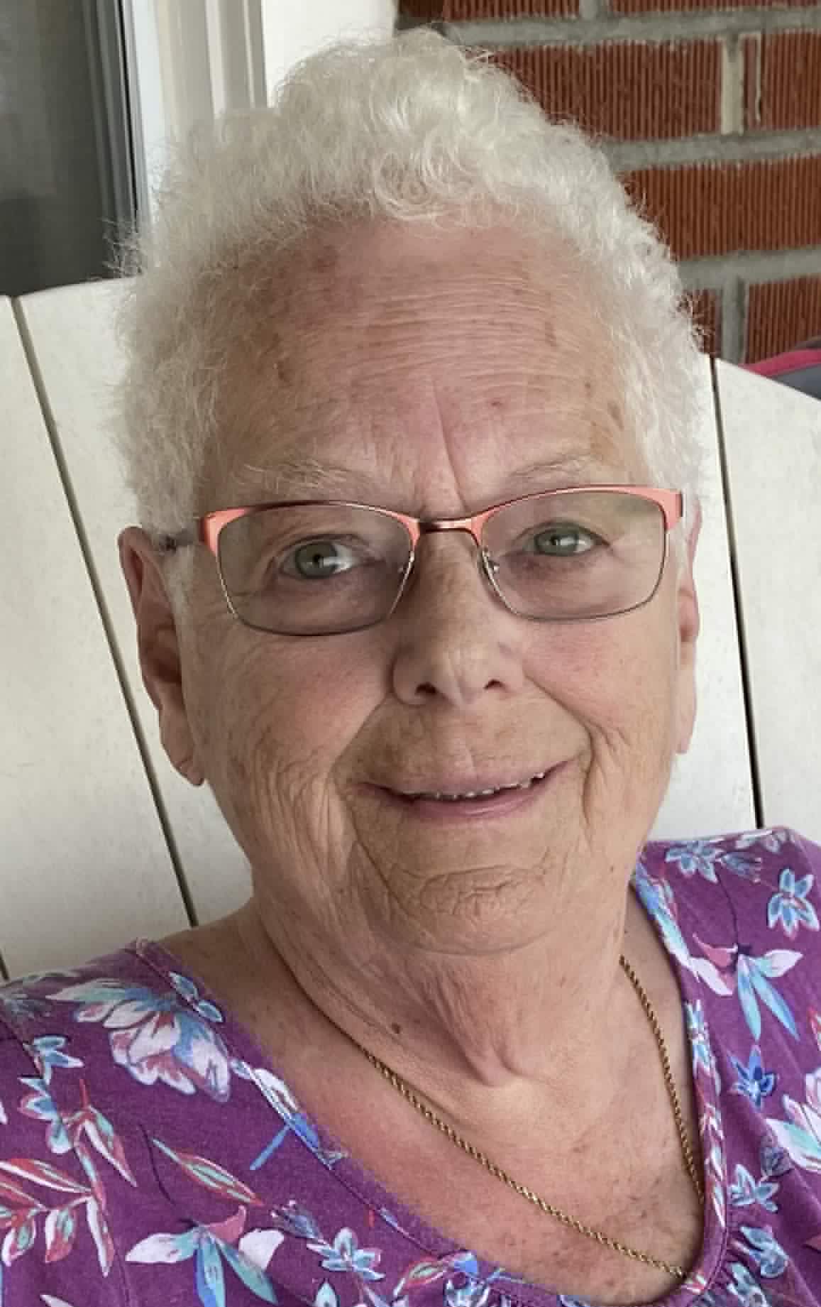 Mary Helen Wilkins Gravitt