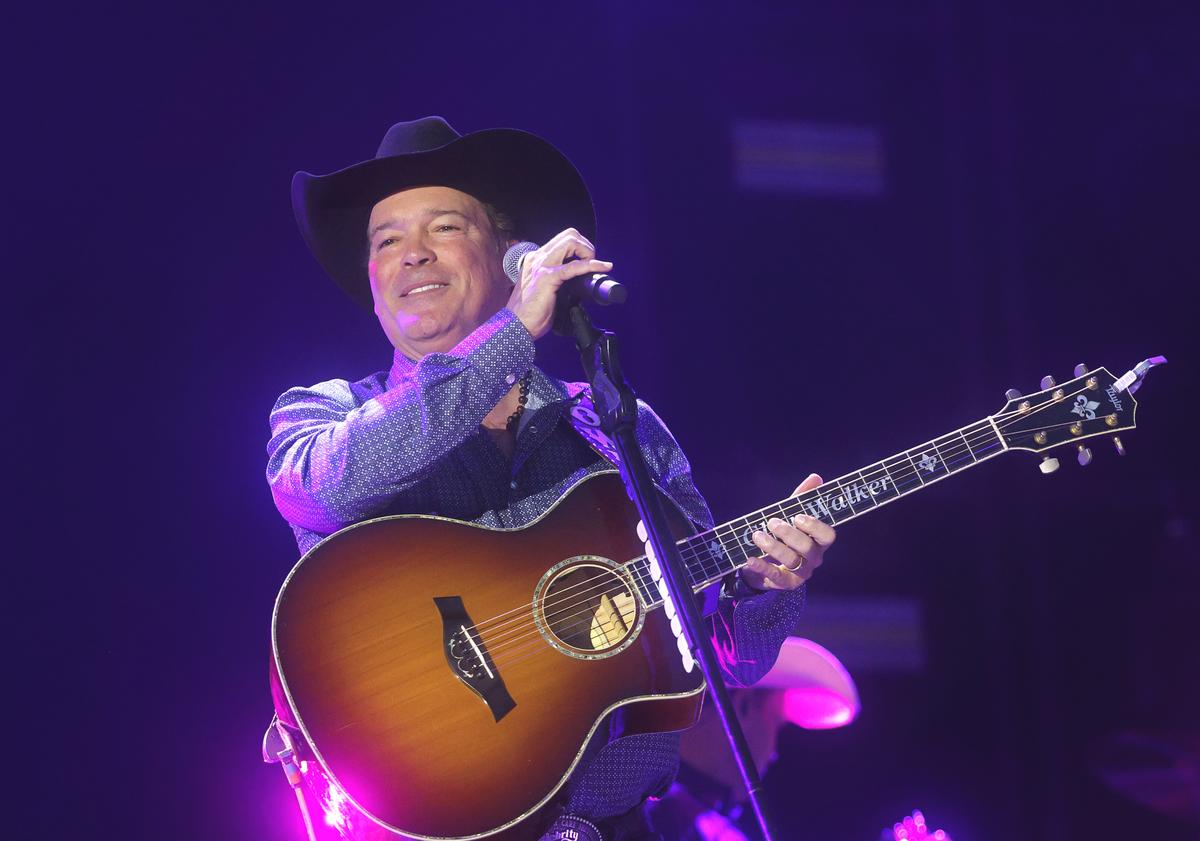 Clay Walker Coming to Lake Charles in November 2026