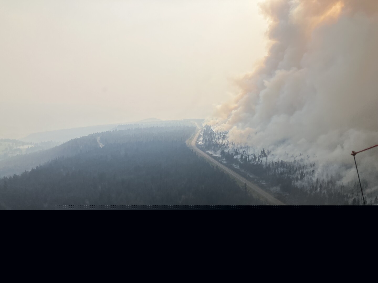 TNRD orders 375 more properties evacuated as wildfire threatens Green Lake area (Kamloops)