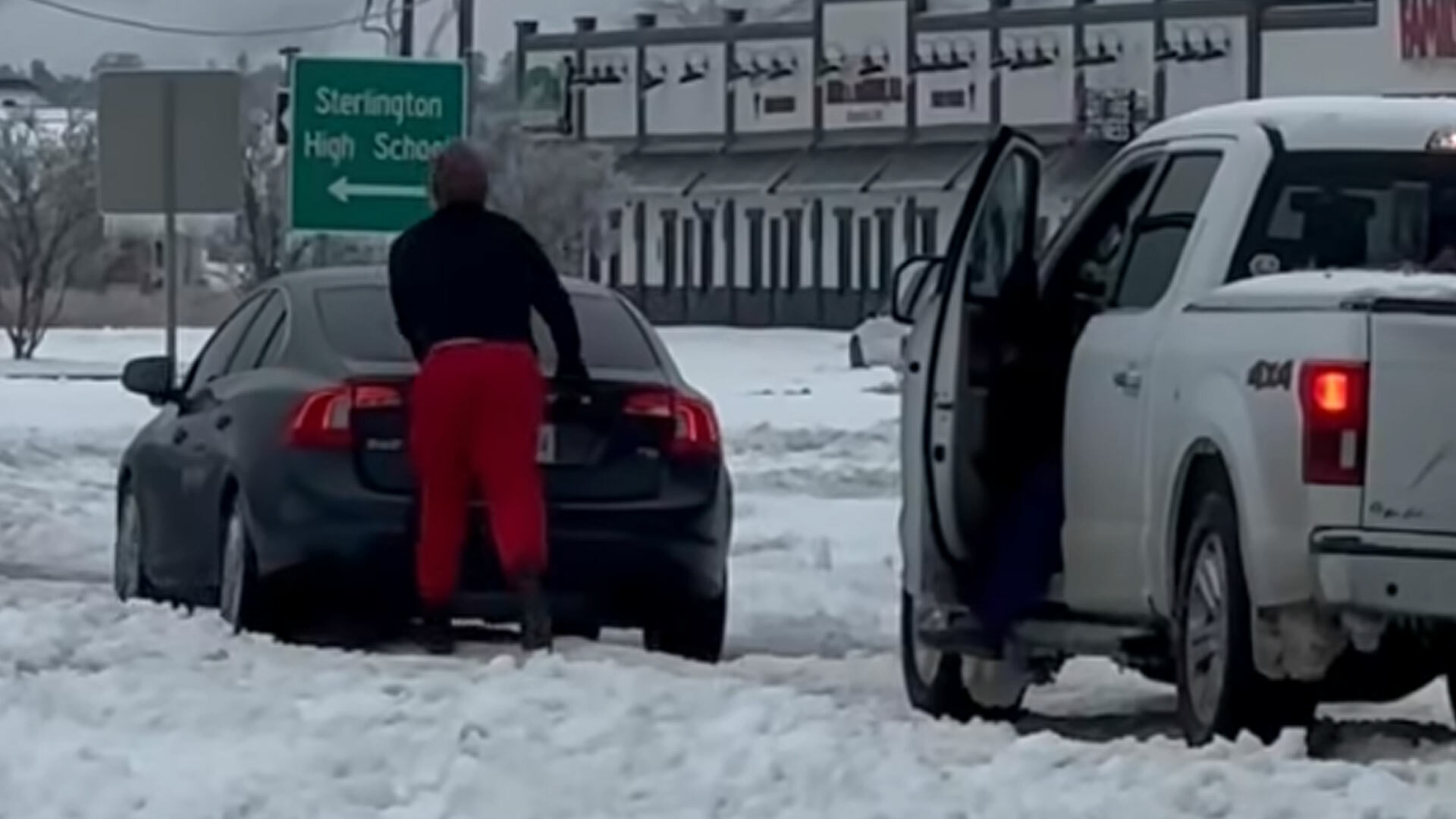 Louisiana Town Threatens Drivers Without 4WD, Then Mocks The Backlash