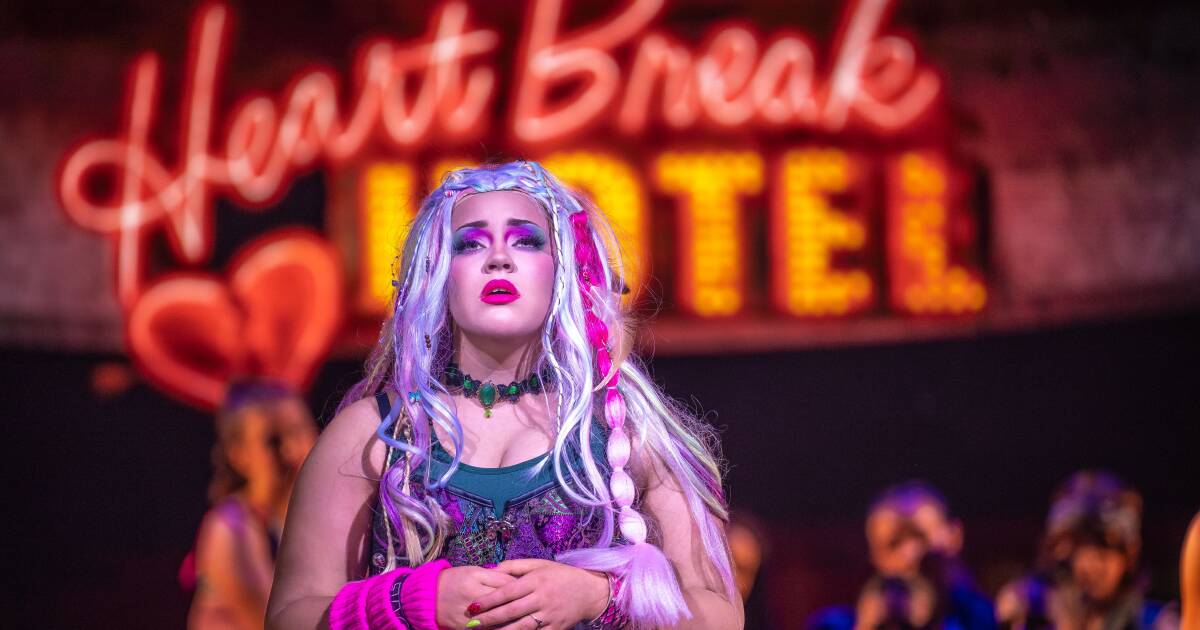 Rock 'n' roll Rhapsody: Behind the scenes look at musical 'We will rock you'