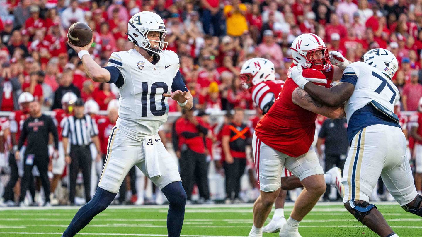 College Football Program Plans to Allow One Fan to Become Offensive Coordinator in Week 2