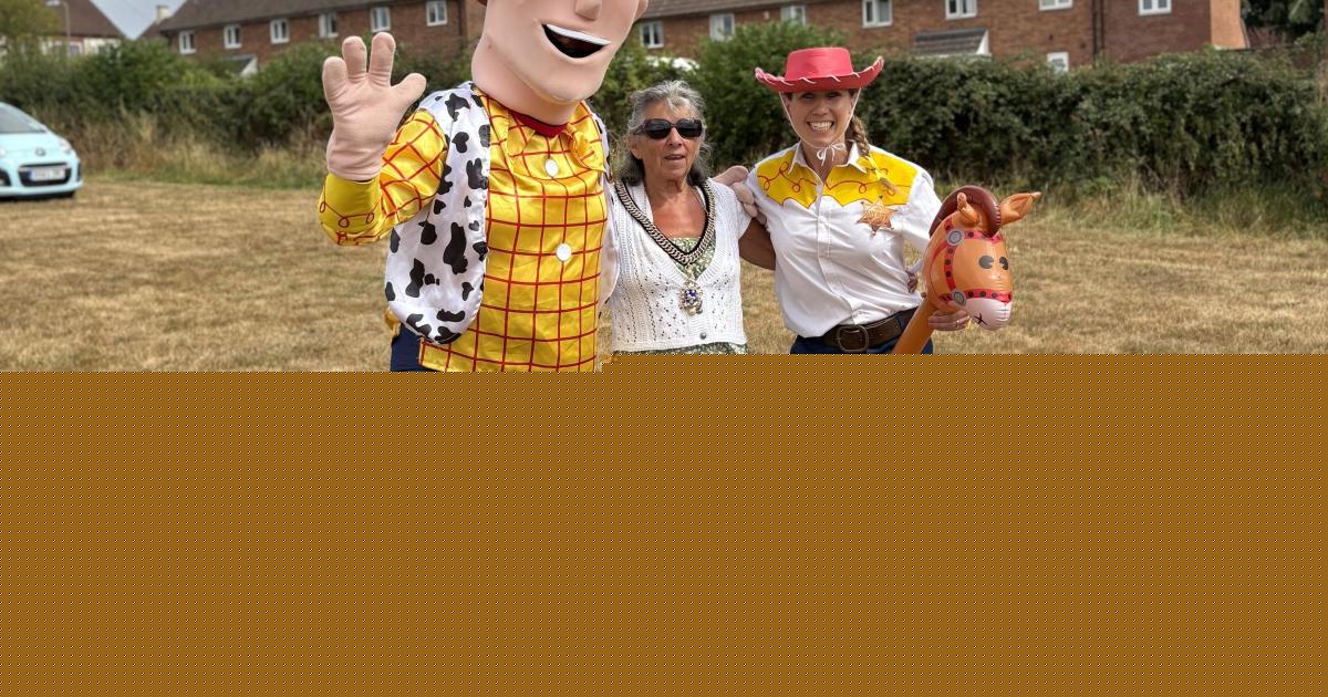 Hundreds flock to town's 'vibrant and welcoming' festival