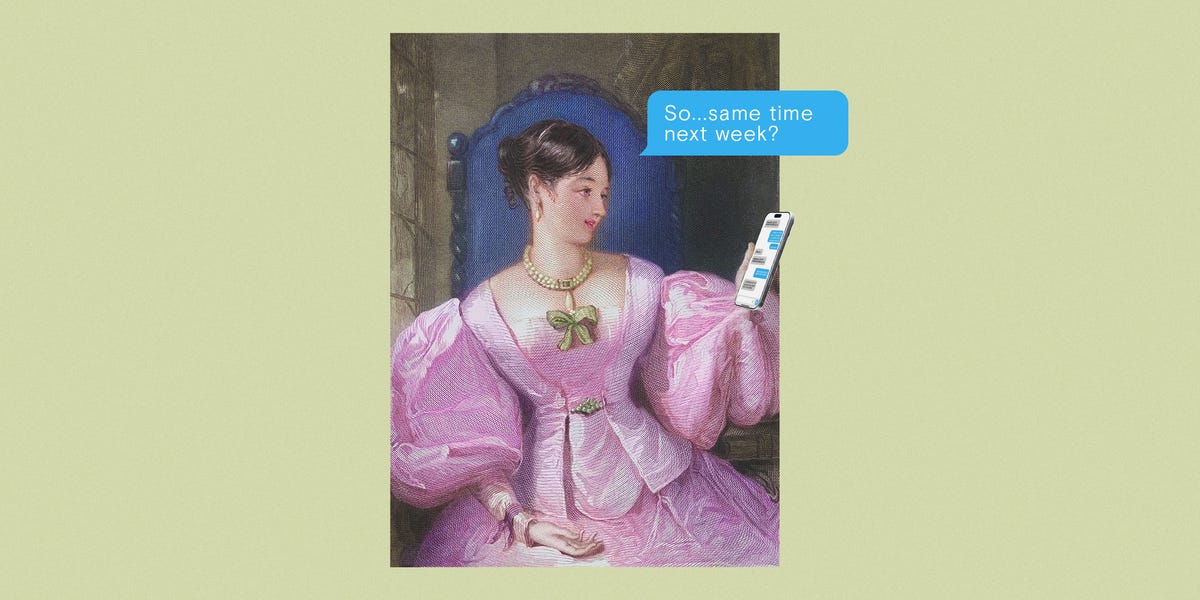 40 Texts to Send After a Great First Date, According to a Relationship Therapist