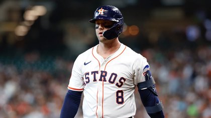 Veteran free agent quietly undercuts Christian Walker’s trade appeal