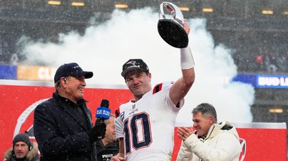 Drake Maye desafía su lesión y mantiene vivo su sueño de disputar el Super Bowl LX