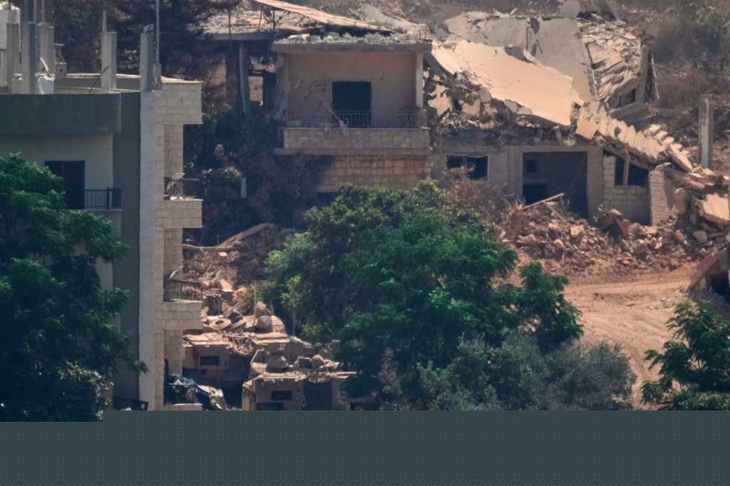 2 soldiers killed in Lebanon in the first Israeli deaths since June truce with Hezbollah