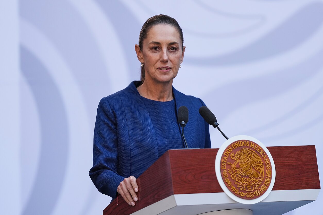 Meksikos prezidentė pranešė apie nuoširdų pokalbį su Trumpu apie prekybą ir saugumą