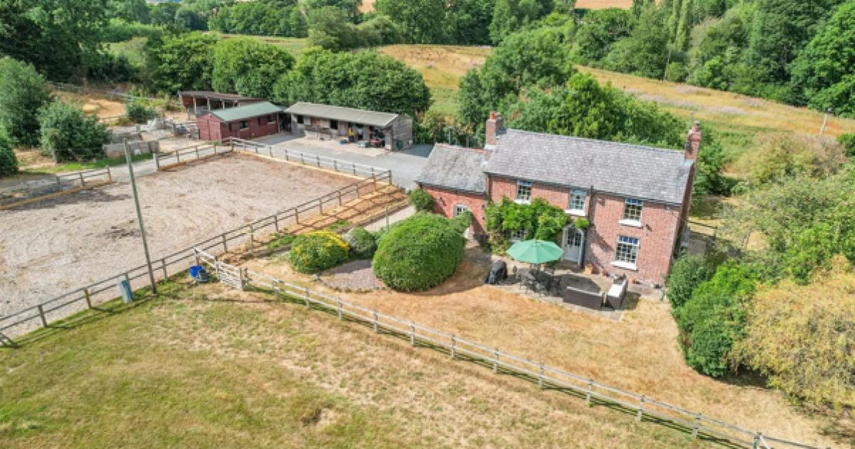 Two-bedroom house in Llanymynech on sale for £625,000